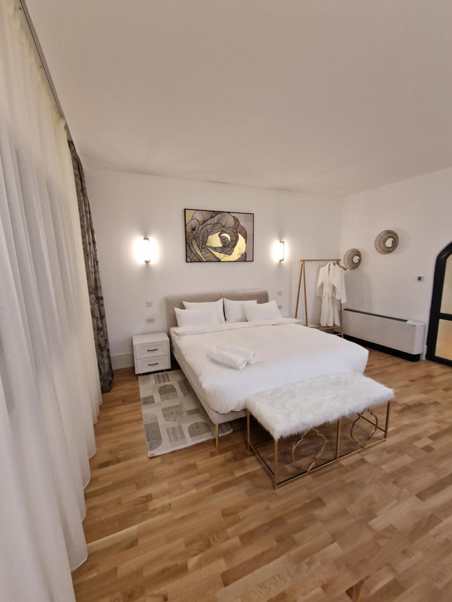 Rokebea Luxury Lägenhet Braşov Exteriör bild