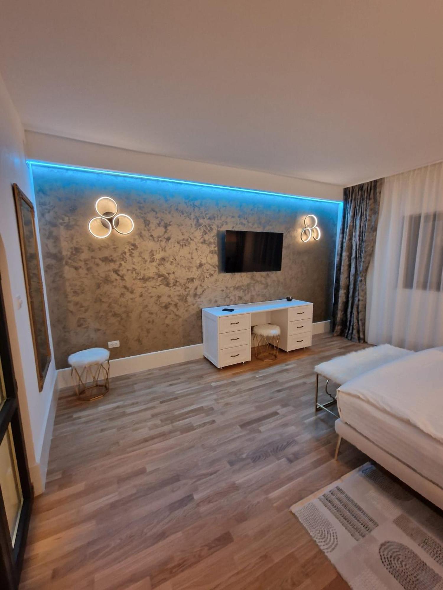 Rokebea Luxury Lägenhet Braşov Exteriör bild