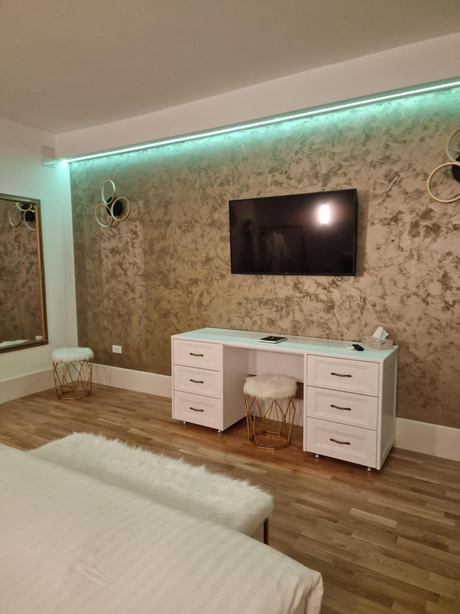 Rokebea Luxury Lägenhet Braşov Exteriör bild