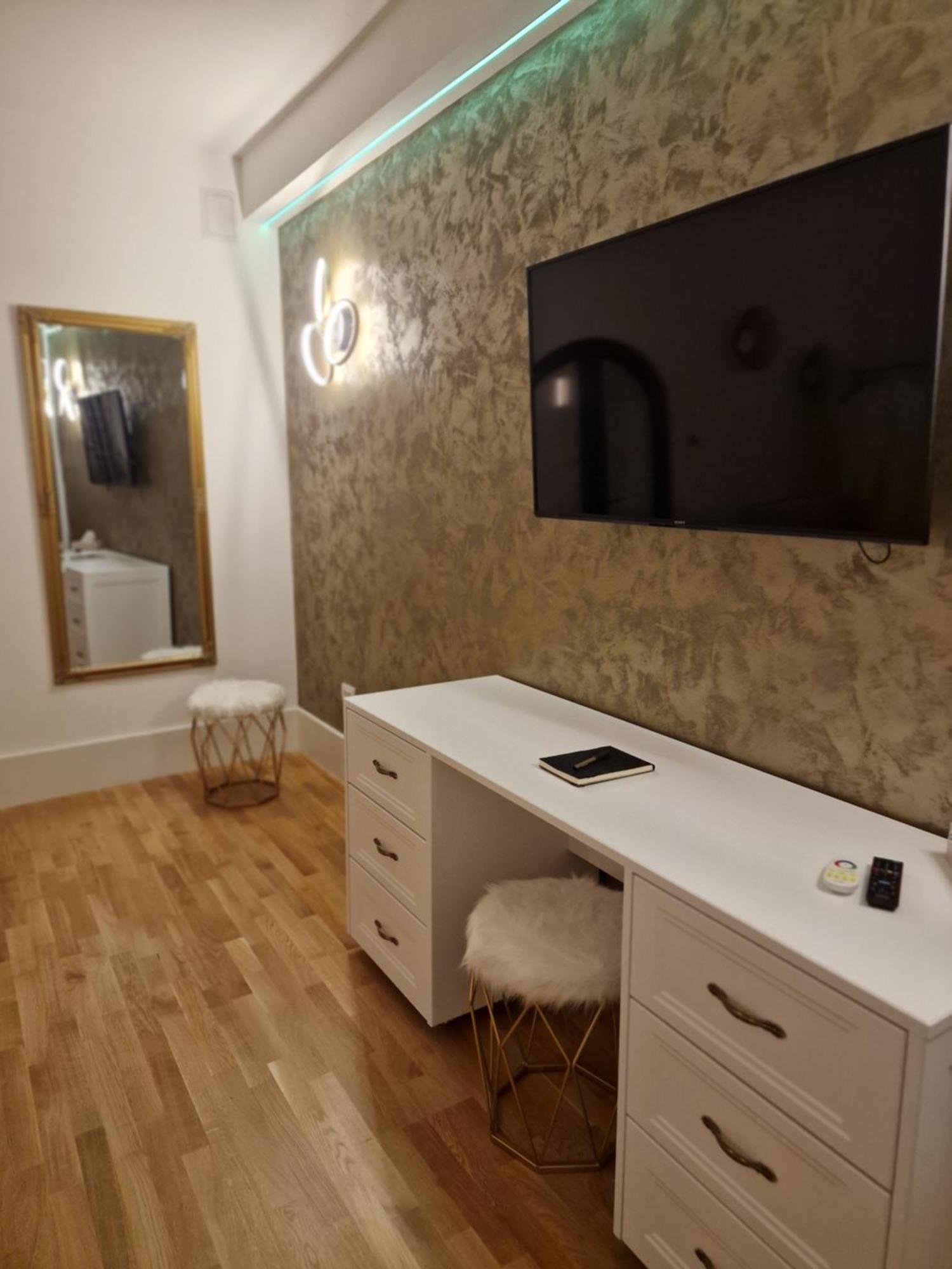 Rokebea Luxury Lägenhet Braşov Exteriör bild